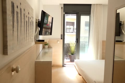 Double Room, Balcony | In-room safe, individually furnished, desk, blackout drapes