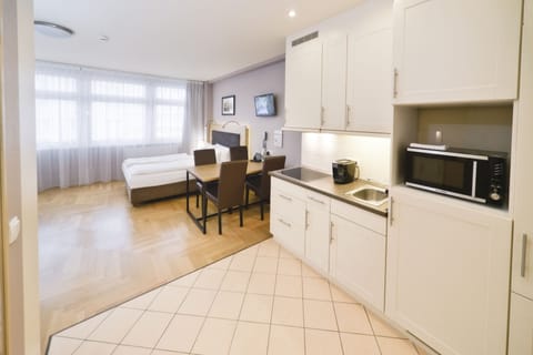 Comfort Studio, Kitchen (with 2 double beds, Online Check-In) | Private kitchen | Fridge, oven, stovetop, coffee/tea maker