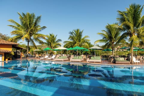 6 outdoor pools, pool umbrellas, sun loungers