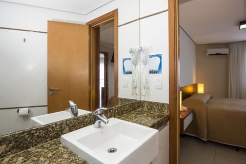 Grand Suite, Jetted Tub, Sea View | Bathroom sink