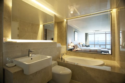 Premium Ocean Double Room | Bathroom | Hair dryer, bathrobes, slippers, soap