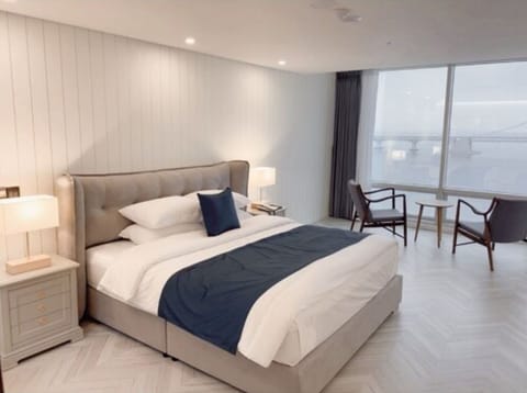 Signature Ocean Double Room | Premium bedding, desk, iron/ironing board, free wired internet