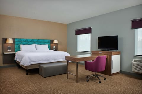 Suite, 1 King Bed, Non Smoking | Premium bedding, pillowtop beds, desk, blackout drapes