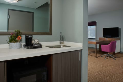 Suite, 1 King Bed, Non Smoking | 1 bedroom, premium bedding, pillowtop beds, desk