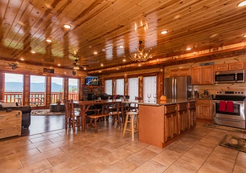 Amazing Smoky Mountain View’s from inside your Luxurious Spacious Cabin