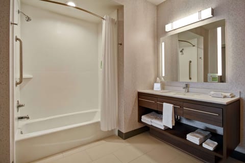 Suite, 1 Queen Bed, Accessible (Hearing) | Bathroom | Bathrobes, towels