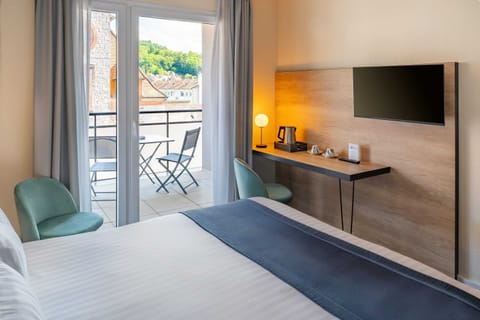 Individually decorated, individually furnished, desk, blackout drapes