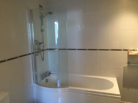 Double or Twin Room | Bathroom | Free toiletries, hair dryer, towels