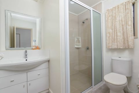 Studio, Beachfront | Bathroom | Shower, free toiletries, hair dryer, towels