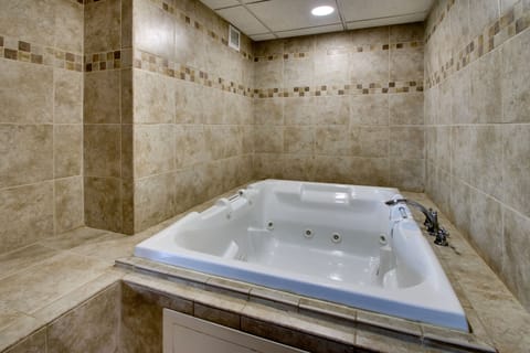 Suite, Jetted Tub | Jetted tub