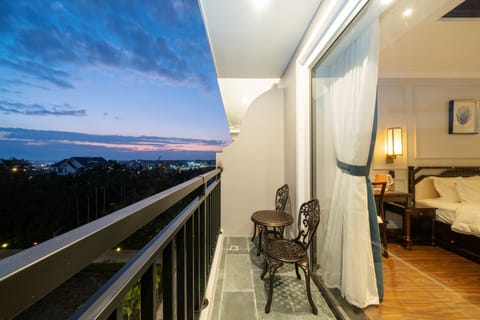 Executive Suite River View with Balcony | View from room