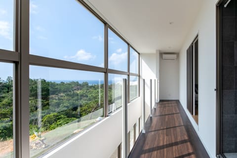 Luxury Villa | Balcony