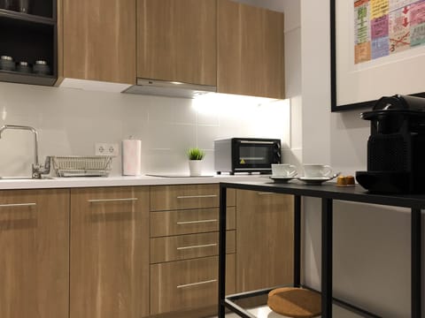 Apartment, 1 Bedroom | Private kitchenette | Fridge, oven, stovetop, espresso maker