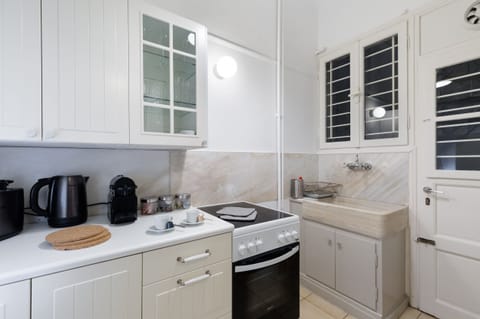 Apartment, 1 Bedroom (Acropolis Heart in Plaka) | Private kitchen | Fridge, microwave, oven, stovetop