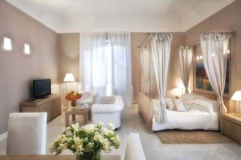 Junior Suite | Frette Italian sheets, premium bedding, down comforters, minibar