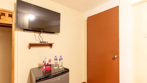 Double Room | Desk, free WiFi, bed sheets