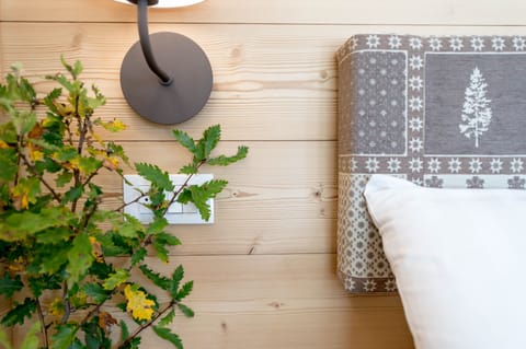 Junior Suite (Mountain Spirit) | Minibar, individually decorated, individually furnished, blackout drapes