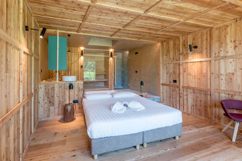 Suite (Relaxing Escape) | Minibar, individually decorated, individually furnished, blackout drapes