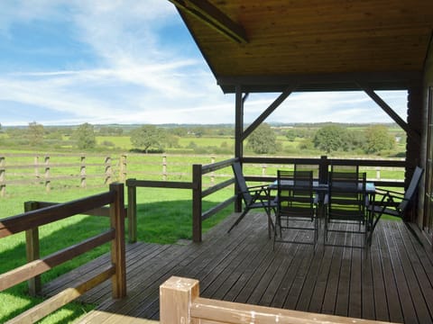 Decking | West Middlewick Farm : Exmoor - West Middlewick Farm , Nomansland, near Tiverton