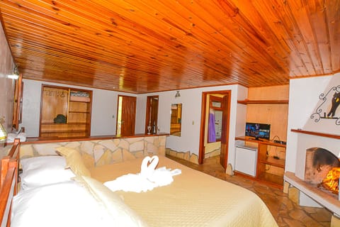 Chalet, Bathtub (Arara - 04 adults) | Premium bedding, free minibar items, in-room safe