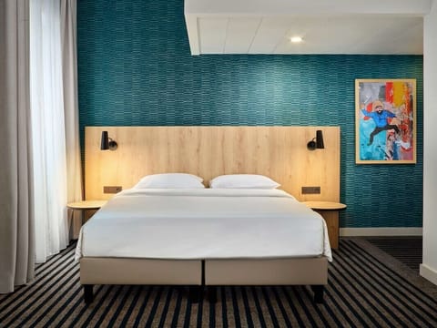 Standard Room | Premium bedding, in-room safe, desk, laptop workspace