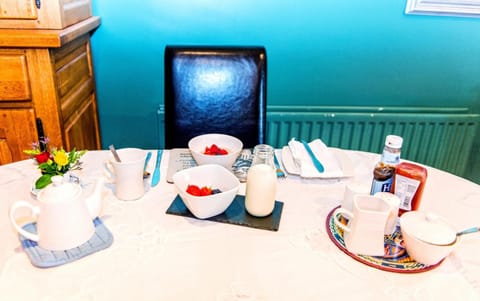 Breakfast, lunch, dinner served; garden views