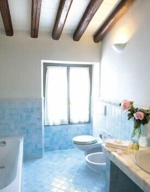 Free toiletries, hair dryer, bidet, towels