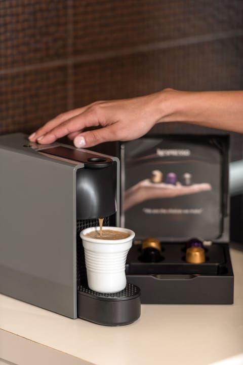 1 bedroom, premium bedding, down comforters, pillowtop beds