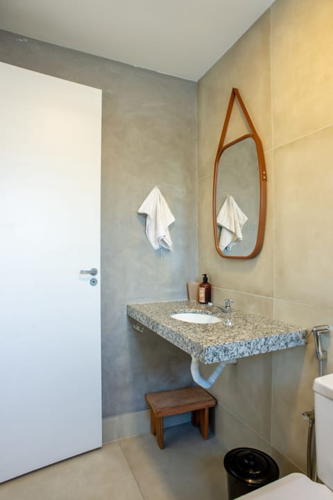 Comfort Suite, Private Bathroom | Bathroom | Bidet, towels