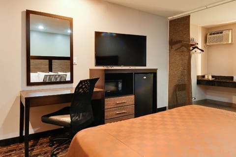 In-room safe, desk, laptop workspace, blackout drapes