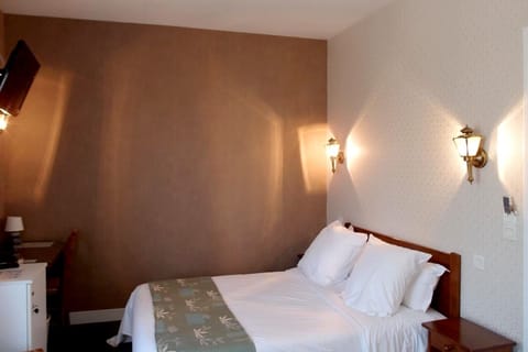 Double Room | Minibar, soundproofing, free WiFi, bed sheets