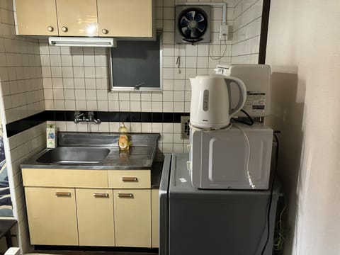 Apartment 404 Daikokuten | Private kitchen | Fridge, microwave, stovetop, coffee/tea maker