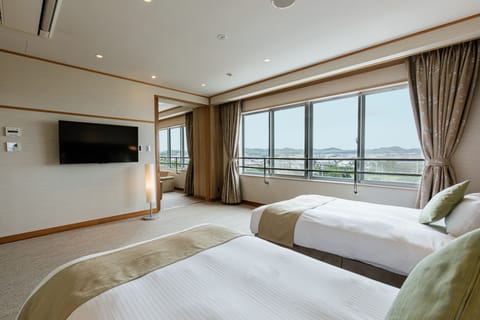 Japanese-Western Style Deluxe Room with View Bath, Non Smoking | In-room safe, bed sheets