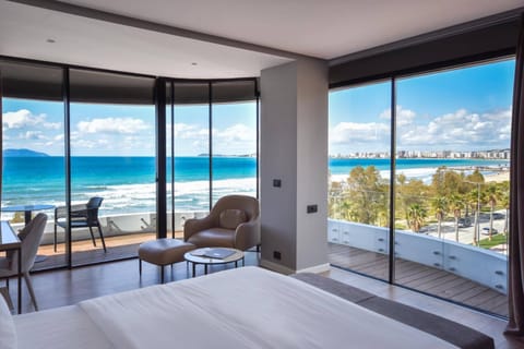 Premium Double Room | Memory foam beds, minibar, in-room safe, desk