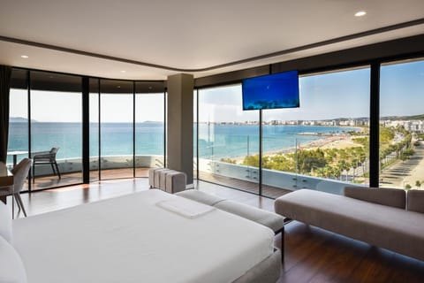 Panoramic Double Room | Memory foam beds, minibar, in-room safe, desk