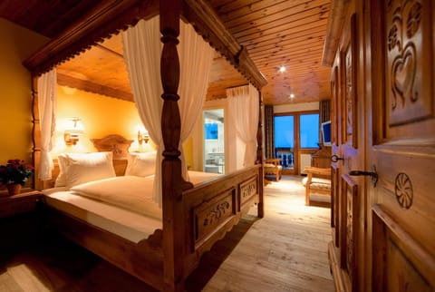 In-room safe, desk, blackout drapes, free WiFi