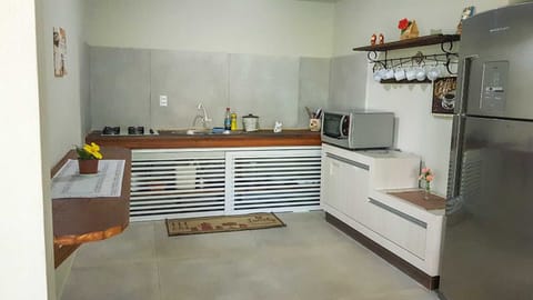 Standard Apartment | Private kitchen | Fridge, microwave, stovetop, cookware/dishes/utensils