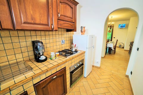 Room, Property, Countertop, Kitchen, Furniture, Building, House, Cabinetry, Real Estate, Interior Design