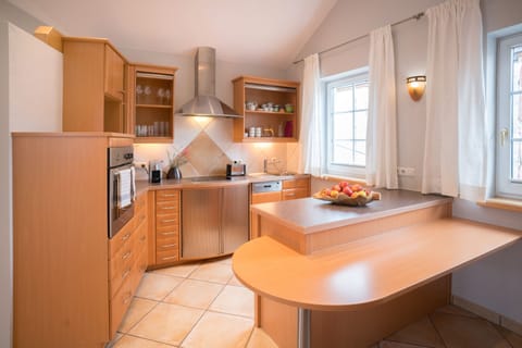 Deluxe Penthouse, 4 Bedrooms, non-smoking, Terrace (incl. 90 EUR cleaning fee) | Private kitchen | Electric kettle