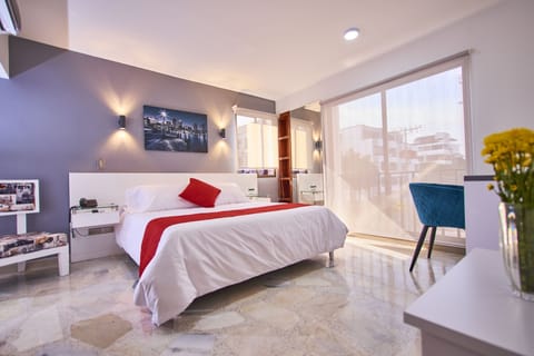 Deluxe Double Room | Premium bedding, down comforters, Select Comfort beds, desk