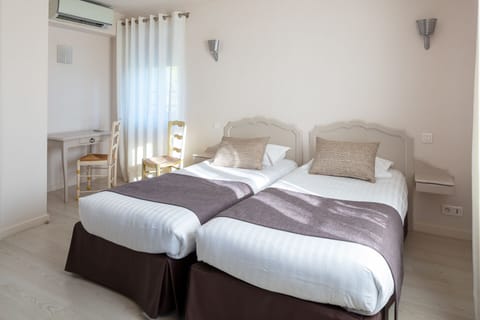 Standard Double or Twin Room | Blackout drapes, free WiFi