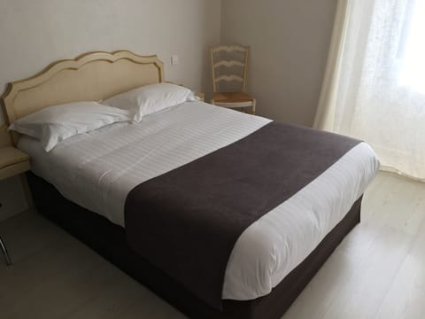 Standard Double or Twin Room | Blackout drapes, free WiFi