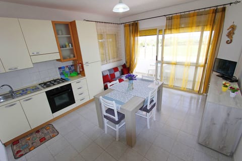 Apartment, 2 Bedrooms, Non Smoking | Private kitchen | Full-size fridge, oven, stovetop, espresso maker