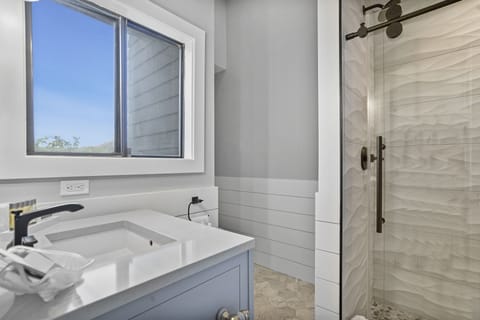 Apartment | Bathroom | Free toiletries