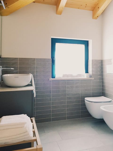 Shower, rainfall showerhead