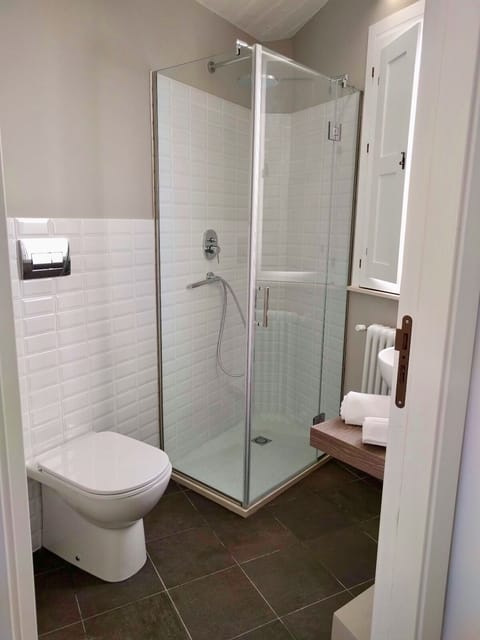 Double Room, Terrace | Bathroom | Shower, hair dryer, towels, soap