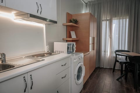 Junior Apartment | Private kitchen | Fridge, espresso maker, coffee/tea maker, electric kettle