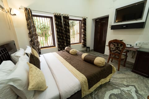 Deluxe Double Room | Free WiFi