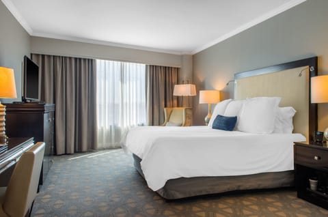Deluxe Room, 1 King Bed | 1 bedroom, Egyptian cotton sheets, premium bedding, down comforters