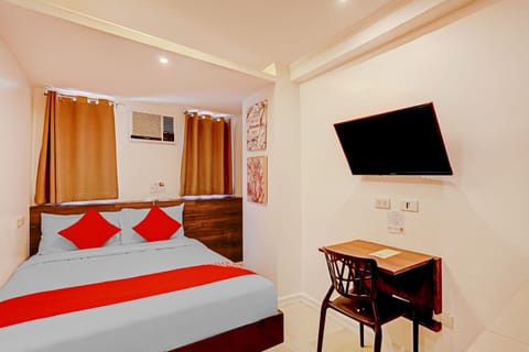 Deluxe Double Room | Desk, free WiFi, bed sheets